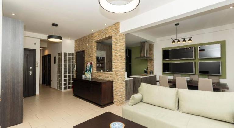Nice holiday apartment with patio | Close to Hagia Sophia | Pets allowed in Thessaloniki