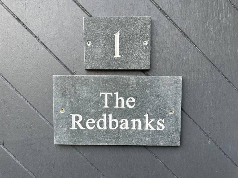 The Redbanks - Contemporary Apartment by LetMeStay — photo 5