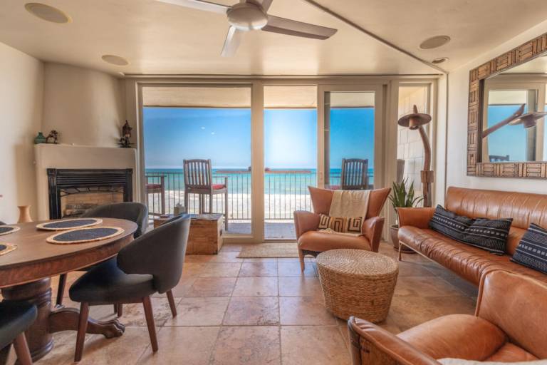 Carlsbad Village Oceanfront Condo on the Beach — photo 3