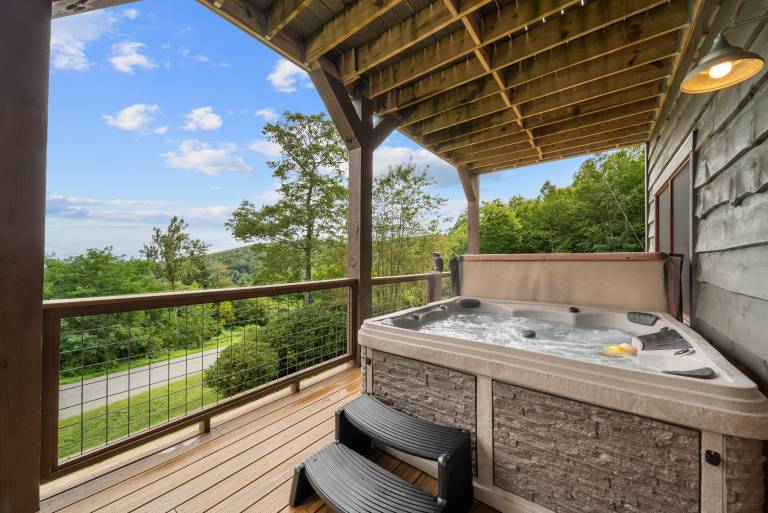 Children-friendly ample vacation home with jacuzzi & BBQ | Mountain view | Pets allowed — photo 3