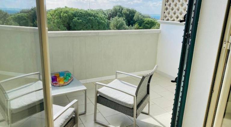Beautiful serviced apartment with patio | Close to the beach | Pets are welcome — photo 4