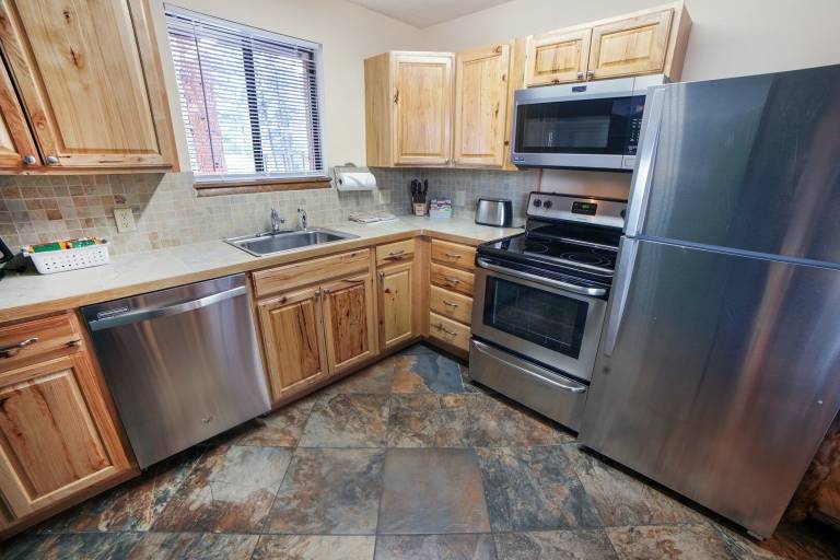 Children-friendly pleasant cabin with pool & patio | Pets are welcome — photo 5