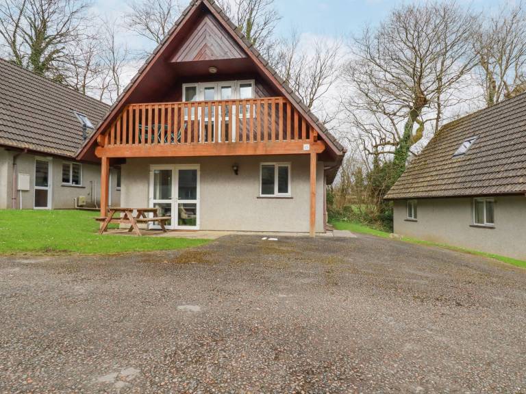 Cabin  Saint Teath