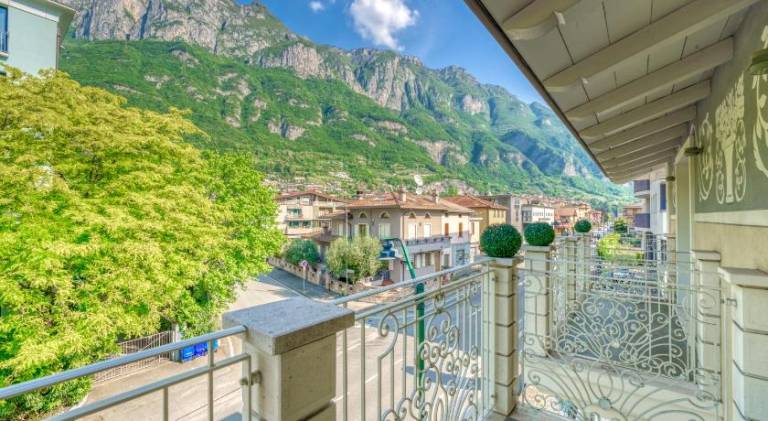 Villa Liberty in Darfo Boario Terme
