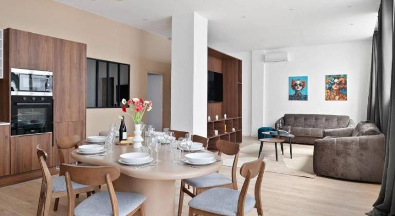 Rental apartment with 4 rooms for 12 persons in Issy-les-Moulineaux