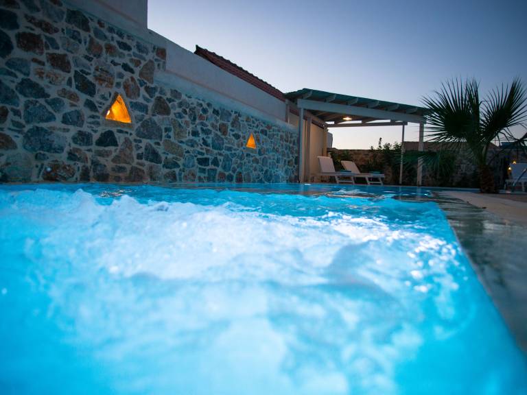 Fully equipped villa with patio, yard & barbeque | Pets allowed — photo 4