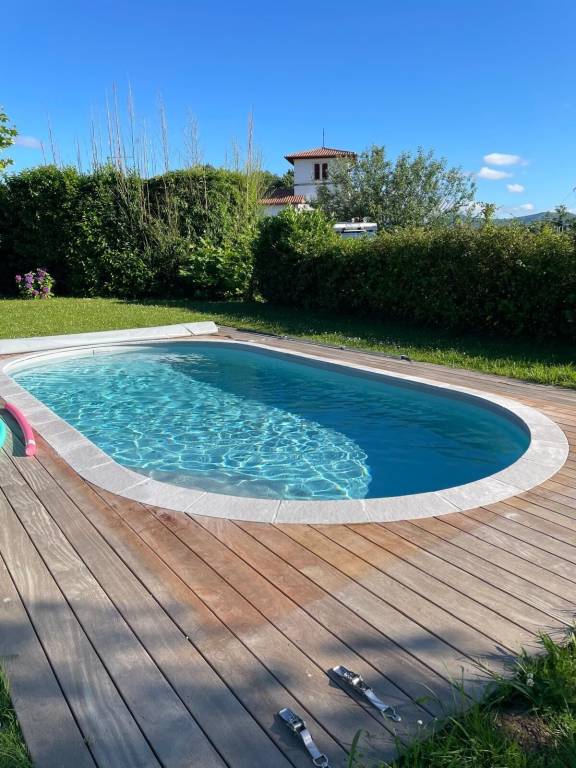 House  Larressore
