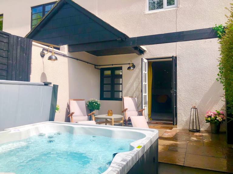 Cottage  Newton Abbot