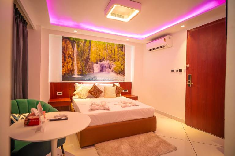 J60 Suites