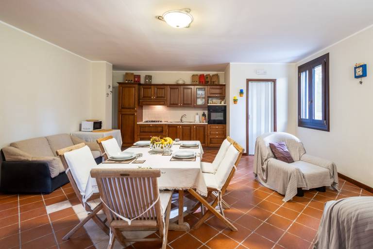 Apartment 'Casa Cenate Due' with Private Terrace, Wi-Fi and Air Conditioning — photo 4
