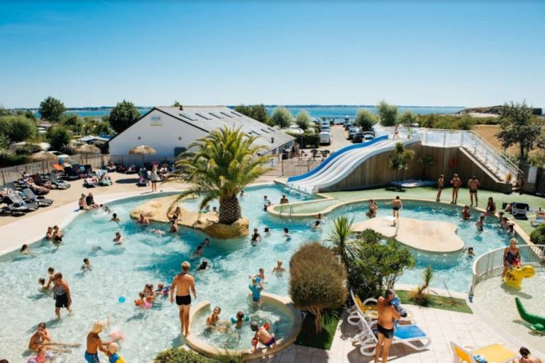 Camping suite with patio, heated pool & yard | Beach nearby | Pet-friendly in Vannes