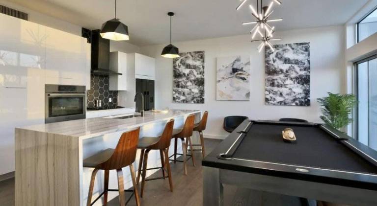 Tailgate Penthouse 2 Blocks from UT Stadium — photo 3