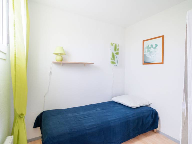 Holiday apartment with patio & pool | Sea view — photo 4