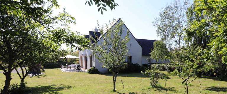 Gite with yard, grill & patio — photo 2