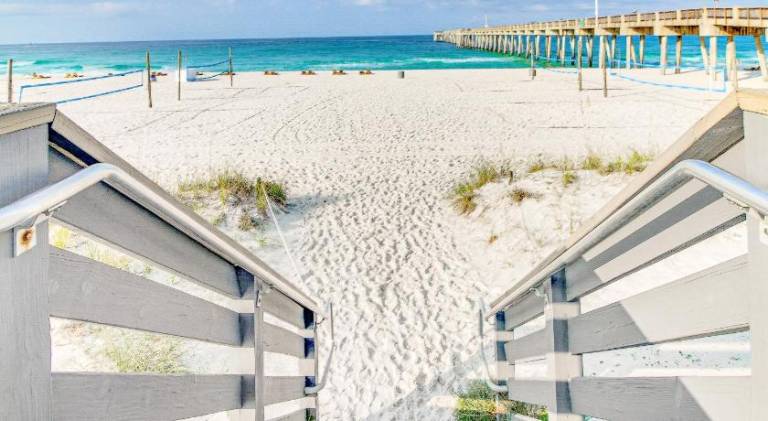 Fully equipped vacation home with private pool & jacuzzi | Beach nearby | Pets are welcome — photo 4