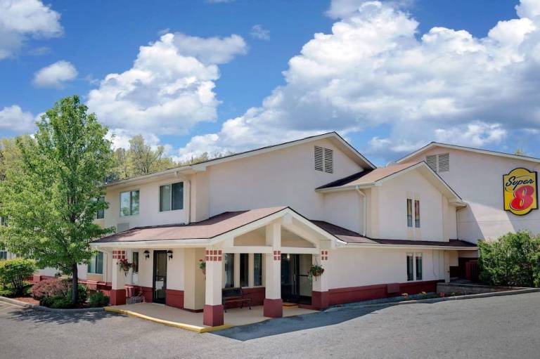 Super 8 by Wyndham Newburgh West Point Near Stewart Airport