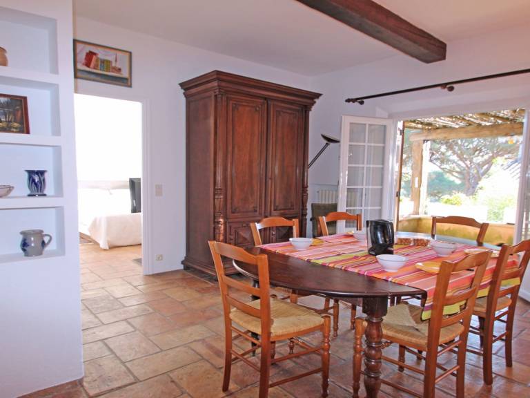 Vacation home with garden, BBQ & private pool — photo 4
