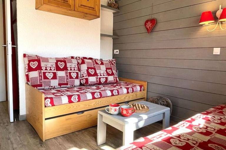 Holiday apartment with 1 room for 4 persons in Les Belleville
