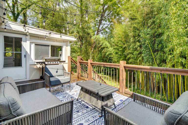 Hendersonville Haven w/ Fire Pit, Grill, Deck! — photo 2