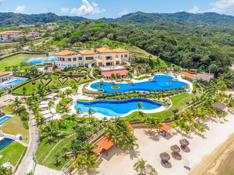 Casa Pristine Bay