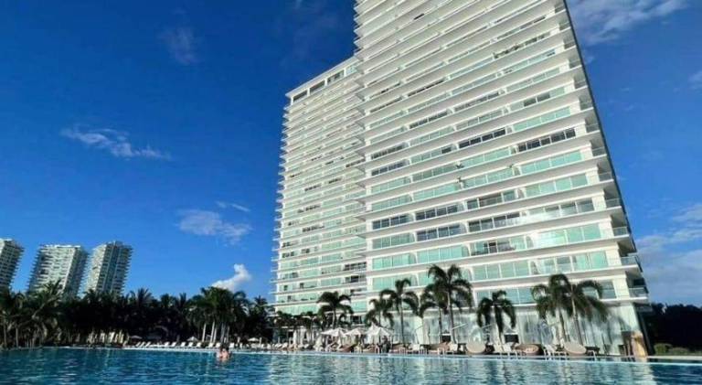 Serviced apartment with terrace, yard & jacuzzi | Perfect for remote work | Pets allowed in Puerto Vallarta