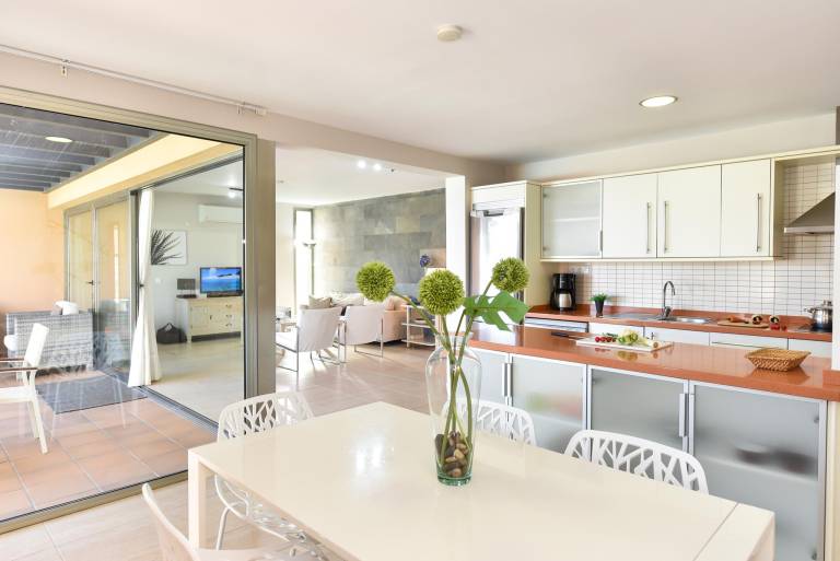 Fully equipped spacious villa with private pool, terrace & barbeque | Suitable for remote work | Pets are welcome — photo 4