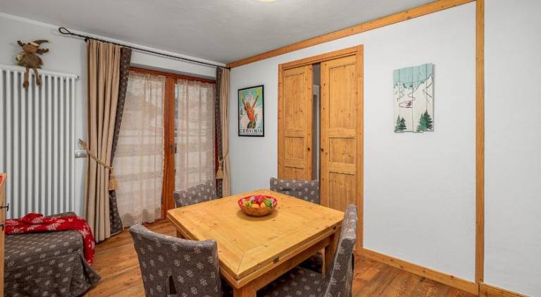 Holiday apartment with jacuzzi | Pet-friendly in Valtournenche