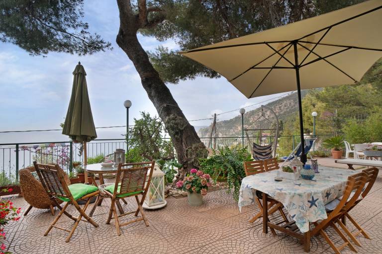 Holiday Apartment 'Oasi' with Sea View, Terrace & Wi-Fi — photo 2