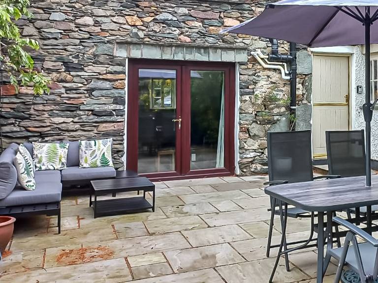 Cottage with terrace & garden | River view — photo 2