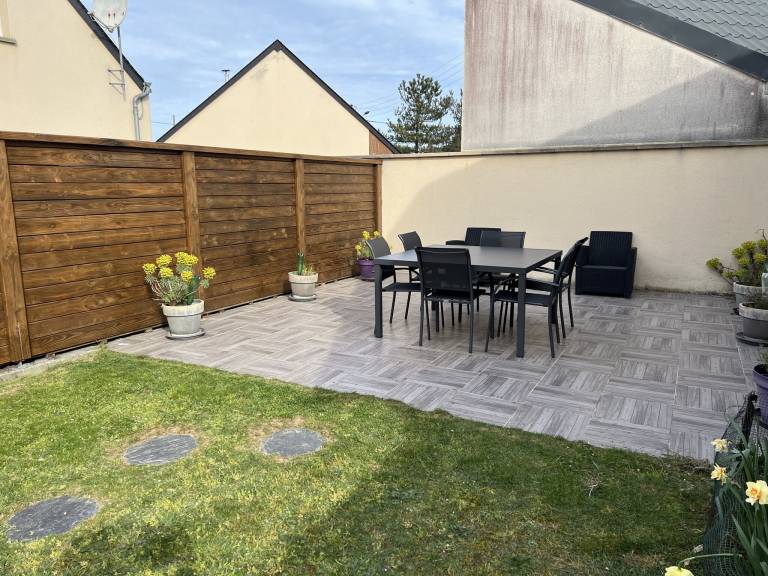 House with patio, BBQ & yard — photo 3