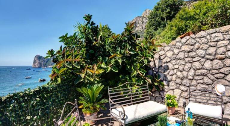 Holiday apartment with patio & yard | Next to the beach | Pets allowed in Sorrento