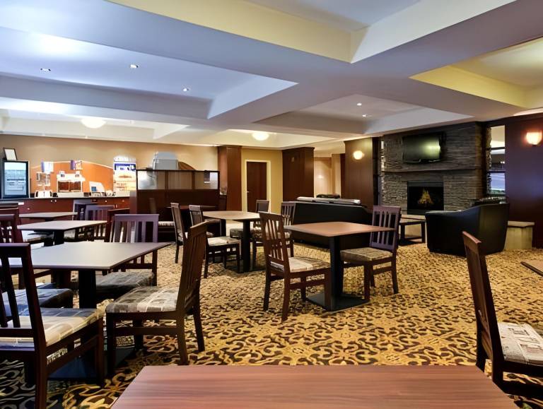 Holiday Inn Express & Suites Whitecourt Southeast by IHG — photo 4