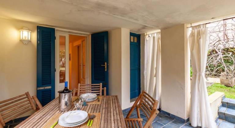 Family-oriented wonderful apartment with yard & patio | Beach nearby | Pets are welcome — photo 3