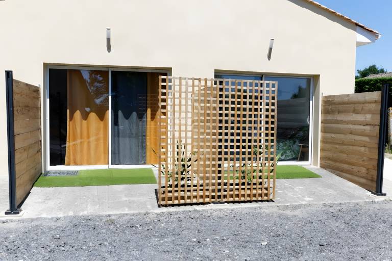 Gite le cocon de lily – Spacious Holiday Home with Indoor Pool in Bordeaux Vineyards — photo 5