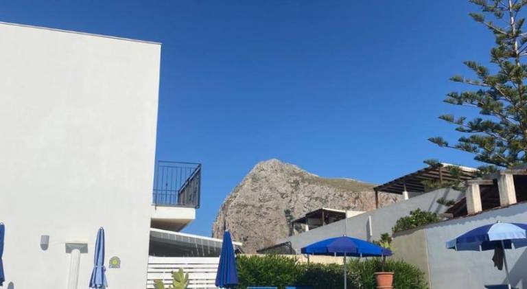 Holiday apartment with pool — photo 3