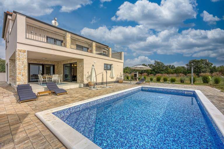 Villa  Cokuni