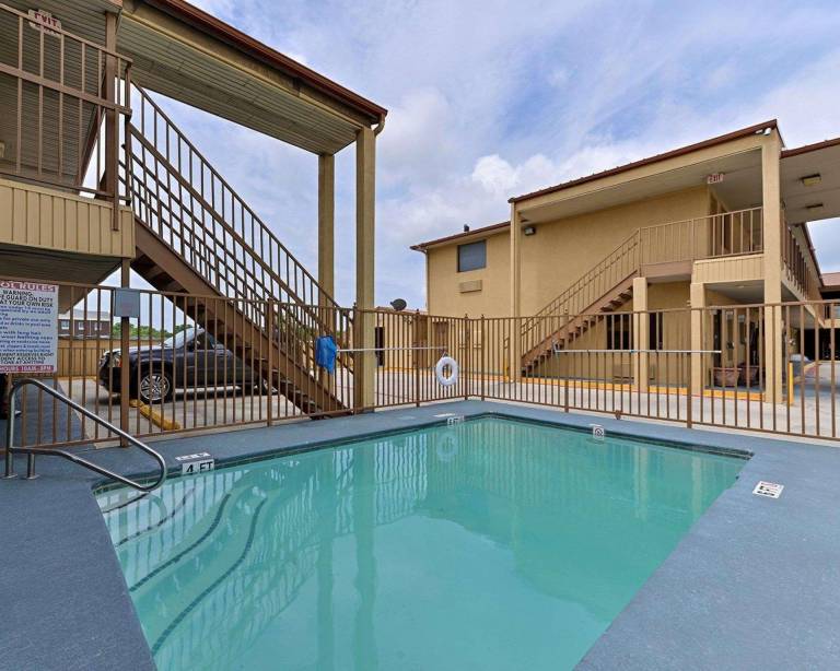 Econo Lodge Killeen near Fort Hood — photo 3