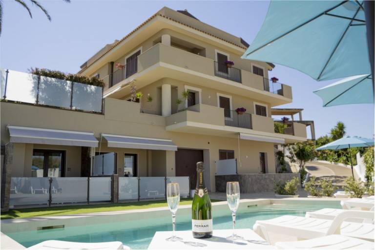 Rental apartment with garden & private pool — photo 5