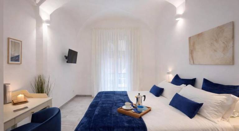 Apartment | Close to Naples Cathedral in Naples
