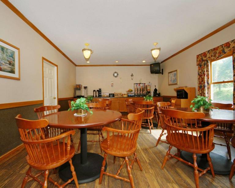 Quality Inn & Suites — photo 4