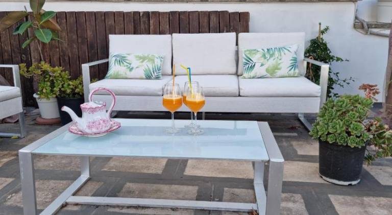Vacation home with patio — photo 2