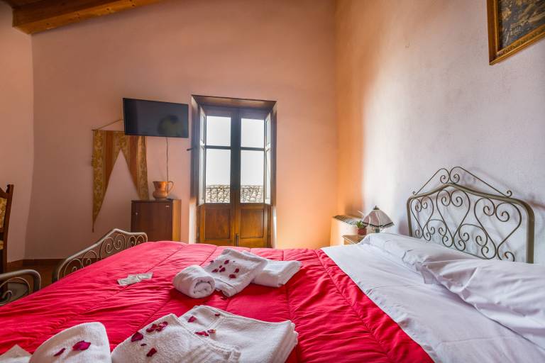 Room 'Dello Acatapano' with Balcony — photo 4