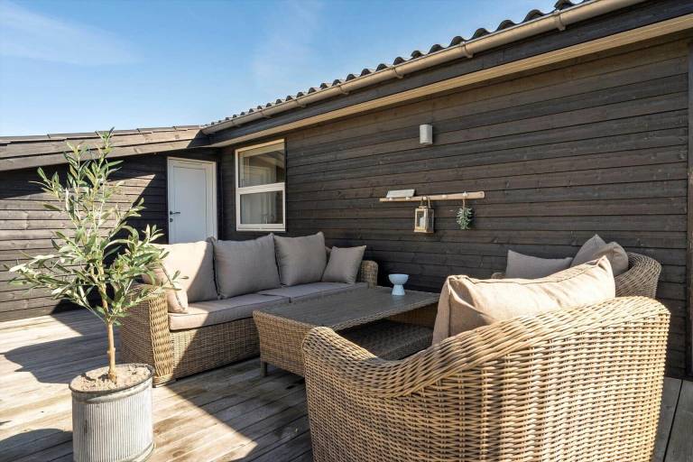 Vacation home with garden, sauna & patio — photo 4
