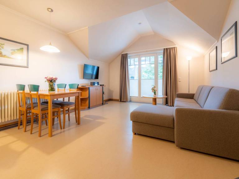 Klassik Ferienwohnung mit 1 Schlafzimmer und Balkon im Dachgeschoss in Binz