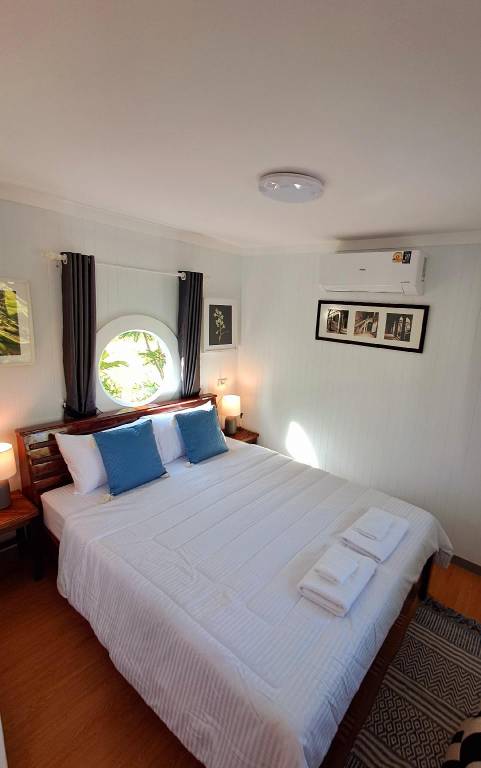 The White House Homestay at Talay Bua Daeng — photo 2