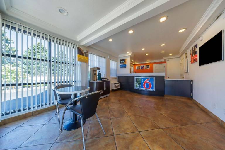 Motel 6 Canby, OR — photo 2