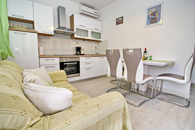 House with private pool, terrace & BBQ — photo 5