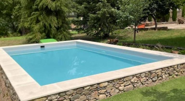Fully equipped house with patio, yard & private pool | Perfect for remote work | Dogs allowed — photo 5