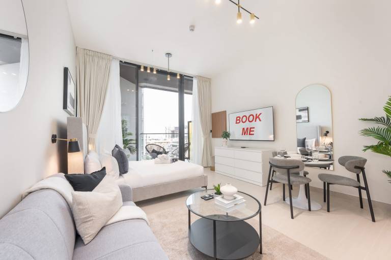 Well furnished and Luxurious Studio in JVC