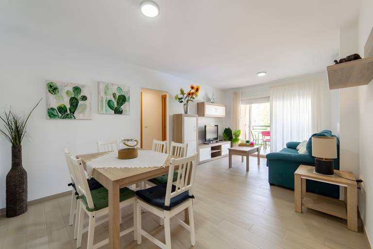 Apartment 'Calma Mar' with Shared Pool, Wi-Fi and Air Conditioning — photo 3
